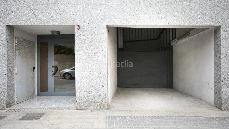 Foto 611756e0-4dfb-4f91-b3d8-80fd8780b549. Aparcament cotxe a Constantí