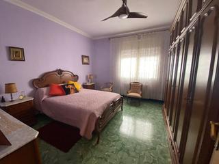 Casa adossada  Carrer sant antoni m claret. Casa en venta  ubicada en  constanti