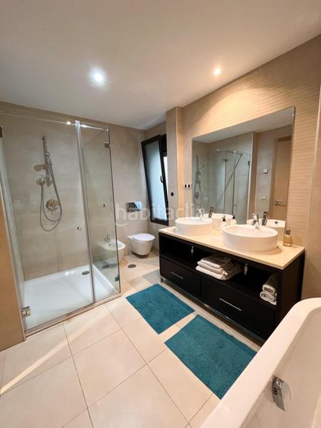Foto c2717f03-e3ed-4700-a748-e0db9ad3de7e. Apartamento estupendo piso en urbanización de lujo con espectaculares vistas al mar en Marbella