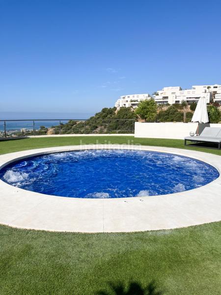 Foto ff8bda3c-82dc-414a-b60f-2d5ca9dc7e9f. Apartamento estupendo piso en urbanización de lujo con espectaculares vistas al mar en Marbella