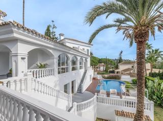 Chalet à Santa María. Exclusiva villa en elviria  marbella