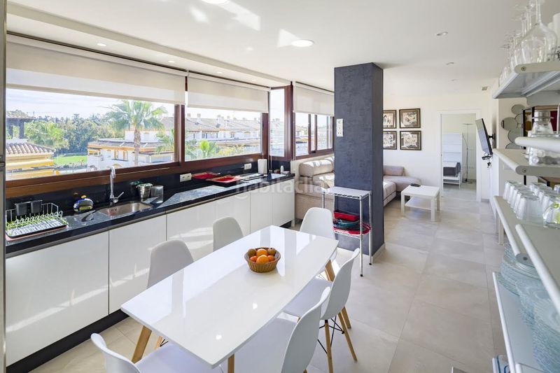 Foto e21e4be3-5ffc-4efd-ab96-e3f01ecc71c3. Àtic amb aparcament piscina a los jardines de Marbella - la ermita Marbella