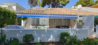 Casa adossada a Nueva Andalucía centro. Maravilloso adosado en una urbanización privada con piscina en l