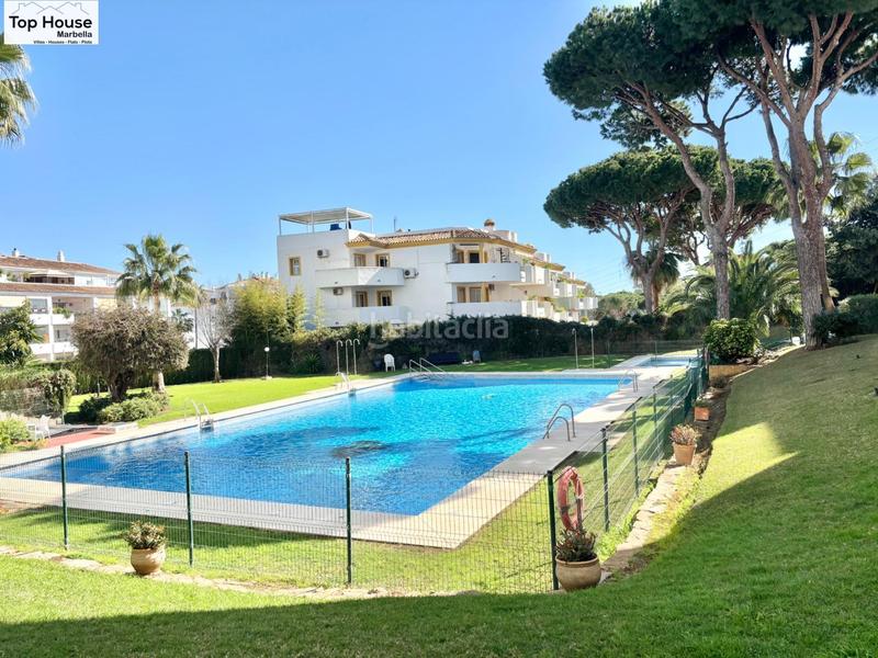 Foto be91f738-7f98-4bbc-94b2-f2682186bb15. Pis amb aparcament piscina a Calahonda Mijas