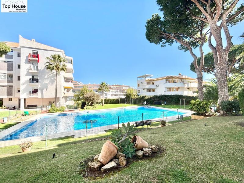 Foto d35b67ba-36f8-47e9-9319-7831ca96fd31. Pis amb aparcament piscina a Calahonda Mijas