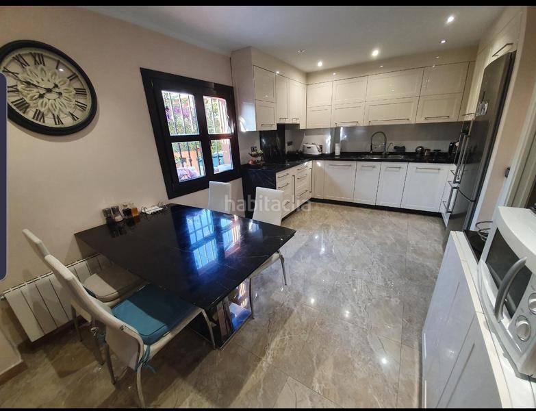 Foto 66c43d6d-08bb-40e5-8c00-afd1e95927c5. Reihenhaus mit parking pool in Guadalmina Alta Marbella