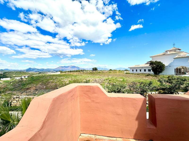 Foto 8a9416af-96f5-4bcd-9d53-7670d96e686c. Casa adosada amplio adosado de ensueño en Chullera Manilva