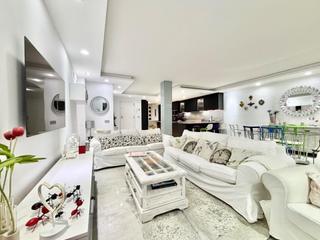 Location Maison jumelée à Bahía de Marbella. Espectacular casa adosada en primera linea de playa en la zona d