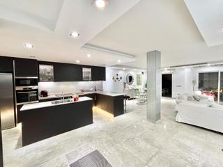 Location Maison jumelée à Bahía de Marbella. Espectacular casa adosada en primera linea de playa en la zona d