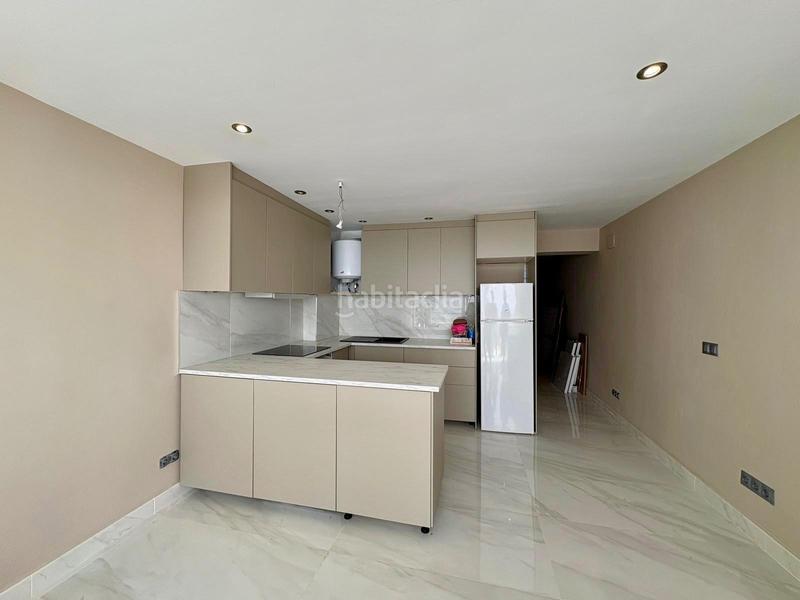 Foto fdc9a015-90e9-4b9d-8f49-b0762e7ca95d. Alquiler apartamento  totalmente reformado en primera línea de mar en Marbella