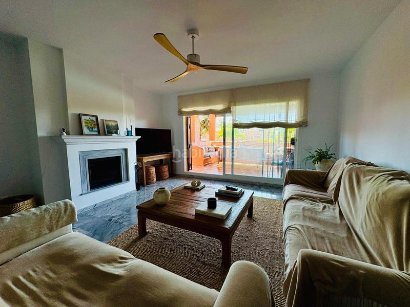 Foto 5f4b5820-bc32-4435-a158-32ba87b55e5e. Alquiler dúplex espectacular dúplex con vistas despejadas en urb. privada en atalaya isdabe en Estepona