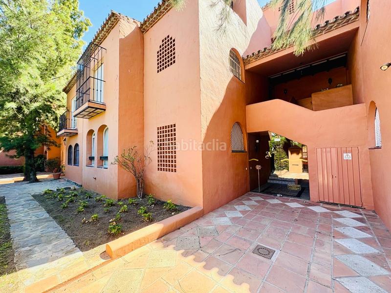 Foto a4fdf071-af9a-475e-a13e-b2c443c4a01f. Alquiler dúplex espectacular dúplex con vistas despejadas en urb. privada en atalaya isdabe en Estepona