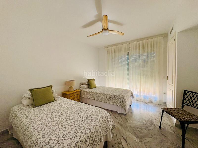 Foto b24cac39-3809-4b70-8152-4d126daf61c1. Alquiler dúplex espectacular dúplex con vistas despejadas en urb. privada en atalaya isdabe en Estepona