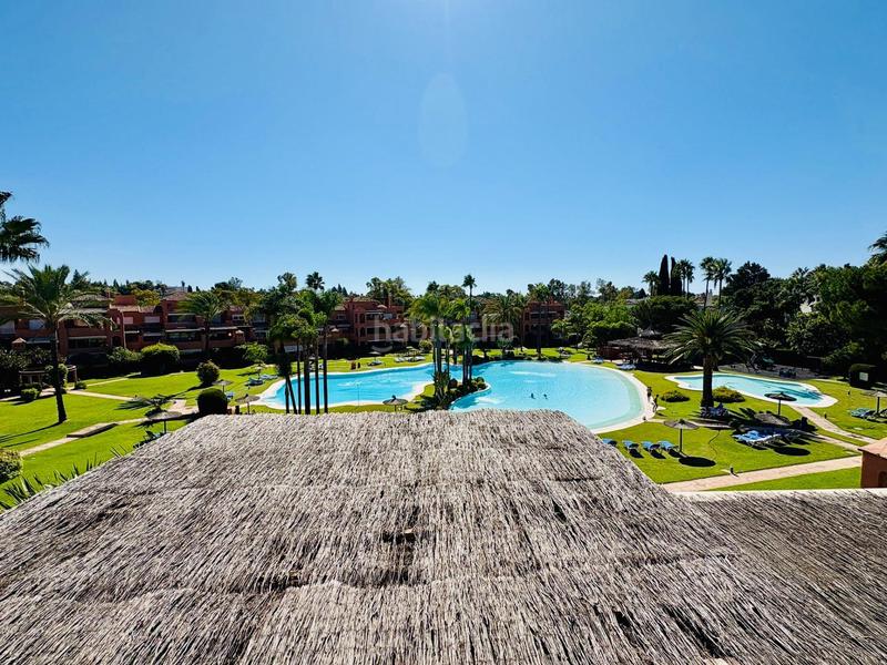 Foto ef7eab3e-370e-4cea-9ac4-9d5322db5cea. Alquiler dúplex espectacular dúplex con vistas despejadas en urb. privada en atalaya isdabe en Estepona