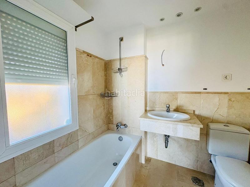 Foto 8d3a0085-4a8d-4922-8c86-3fa674dd0691. Etagenwohnung mit parking pool in La Concha - Resina Golf Estepona