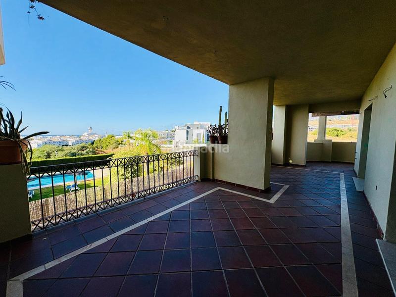 Foto f51bc59a-ff63-4e20-a870-20e0da6762ad. Etagenwohnung mit parking pool in La Concha - Resina Golf Estepona