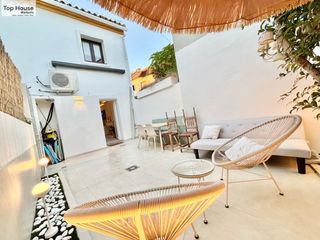 Lloguer Casa adossada a Guadalmina Baja. Espectacular adosado recien reformado en una urbanización muy de