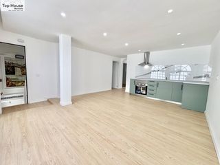 Maison à Los Árboles. Casa mata muy amplia y recien renovada en la zona de las lagunas