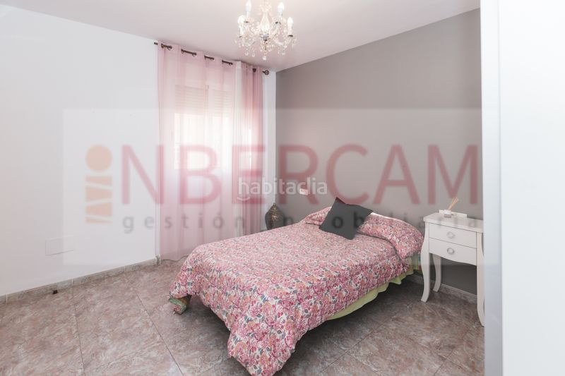 Foto a0fe9b8e-714f-4387-b2e2-0fb14d5deed8. Casa amb aparcament a Ejido centro Ejido (El)