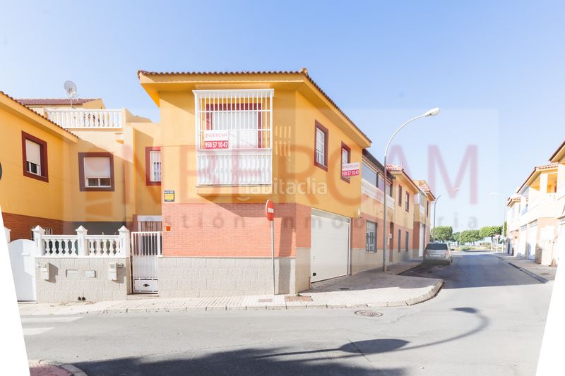 Foto dd67faf3-9dd4-48af-ad97-19e6678e1c5e. Casa amb aparcament a Ejido centro Ejido (El)