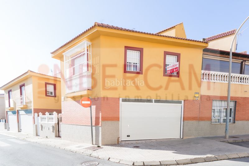 Foto f5c066b8-b67b-4dee-b3c8-4502d3b23adf. Casa amb aparcament a Ejido centro Ejido (El)