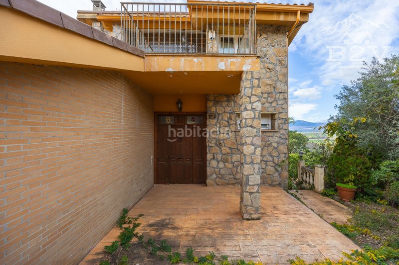 Foto 6edf5584-cc62-46da-b51c-4d87630f6c58. House with heating pool in Cotos de Monterey
