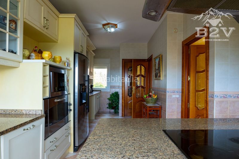 Foto e1ec48a1-350a-40f0-9050-f8d41c835ffb. House with heating pool in Cotos de Monterey
