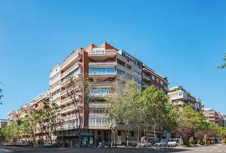 Local Comercial en Cuatro Caminos - Azca