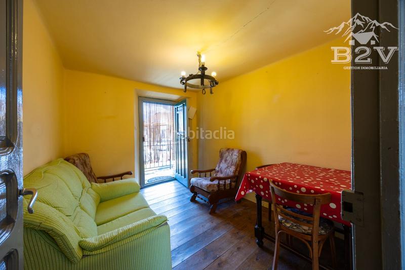 Foto 4c422256-ffa8-47a9-9758-4a7bee0211f8. Casa adossada amb calefacció a Alameda del Valle