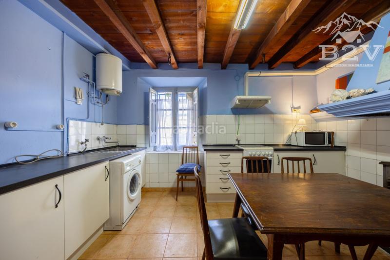 Foto 515c9209-fe31-4af7-8b9c-6fe0bd4ef693. Casa adossada amb calefacció a Alameda del Valle