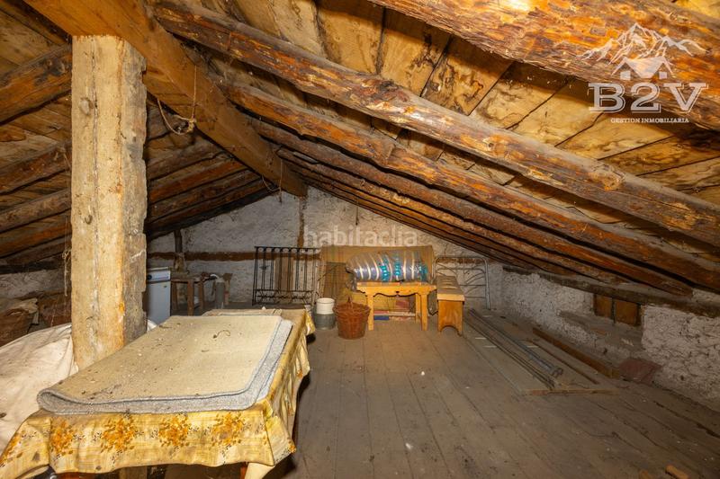 Foto ec0faf25-2980-4a38-b332-ab01183f0796. Casa adossada amb calefacció a Alameda del Valle