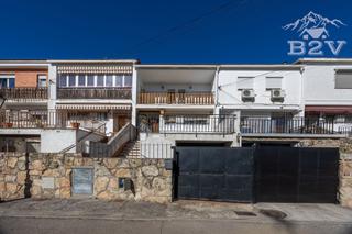 Reihenhaus in Cabanillas de la Sierra