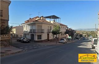 Maison à Calle rodríguez de la fuente 9. Venta piso con garaje y local avda. rodríguez de la fuente -illo
