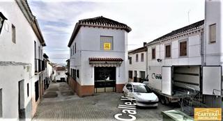 Maison à Calle juego bolos 8. Vivienda con local comercial plaza cucu -illora-