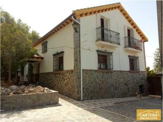 Chalet en Avenida rodríguez de la fuente de íllora 50. Chalet en camino viña del sastre -illora-