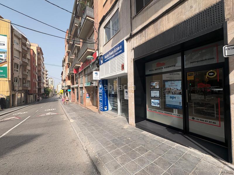 Foto b2d9d110-df79-4ecf-8206-689af5f923d1. Alquiler local comercial en avinguda d'estanislau figueres 15 en Tarragona