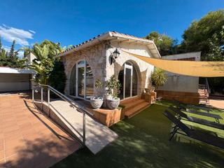 Xalet  Carrer de les garrigues. ¡chalet independiente en la mora, con licencia turística!