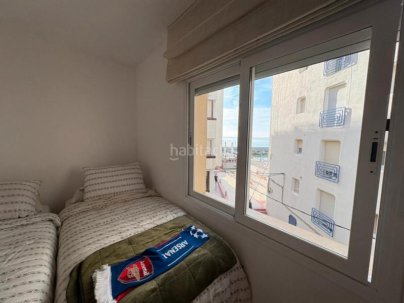 Foto f53be614-f867-48f3-903e-b87037eb1a82. Dúplex amb calefacció a Ampolla (L´)