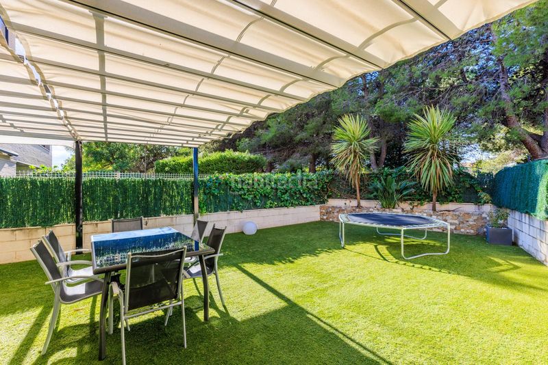 Foto 24b3def3-8caf-4c46-931a-a4cd0fb6f954. Casa aparellada amb calefacció aparcament piscina a Cambrils