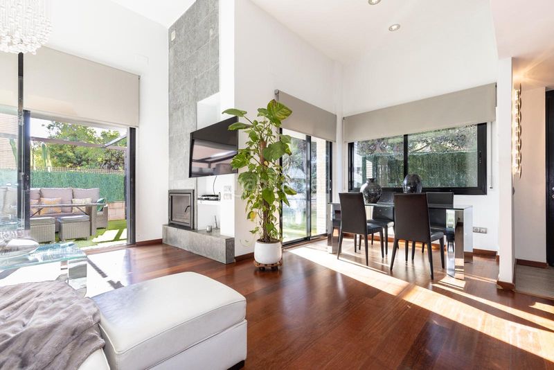 Foto 33aed692-a073-42d2-8b71-28c2b1eb5140. Casa aparellada amb calefacció aparcament piscina a Cambrils