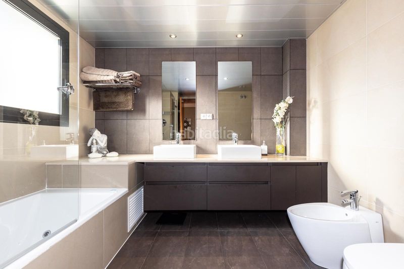 Foto 459ba72f-ffff-46a0-b7e5-ee1591a6a614. Casa aparellada amb calefacció aparcament piscina a Cambrils