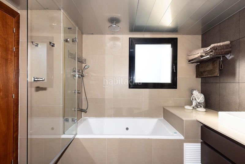 Foto 9cd2031f-4d0a-449b-84d9-2e2be141334f. Casa aparellada amb calefacció aparcament piscina a Cambrils