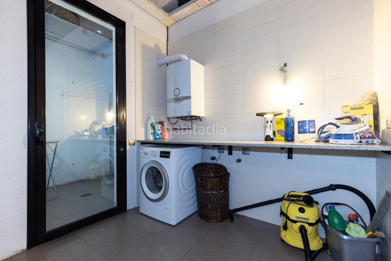 Foto ee3e6229-6f54-49a2-9736-882769f100ad. Casa aparellada amb calefacció aparcament piscina a Cambrils