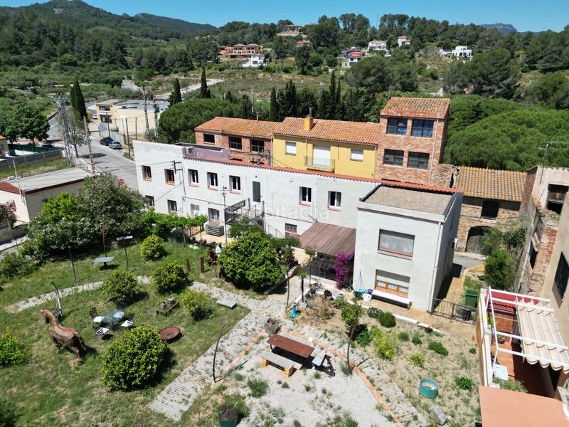 Foto c82bb133-65e9-40d7-842c-8e191f6d8708. Casa amb xemeneia calefacció aparcament a Riudecanyes