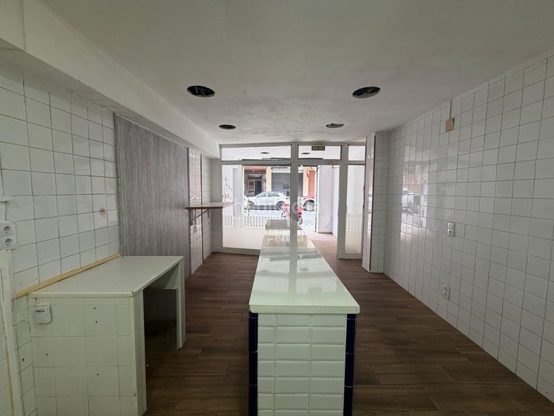 Foto 4ede385a-e5bd-436e-ab34-b6210bdaa52e. Local comercial a carrer de rourell 3 a Llevant Reus