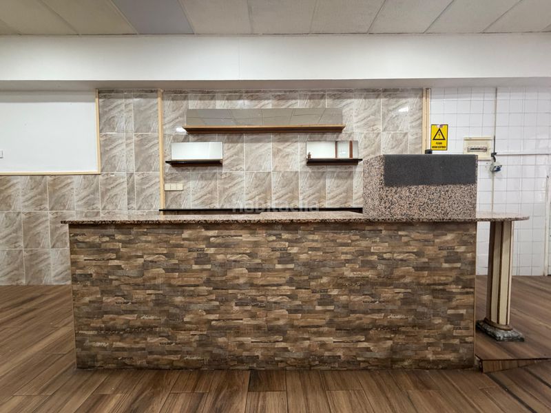 Foto ad146e88-b12f-4974-b1ab-3eb6f1569498. Local comercial a carrer de rourell 3 a Llevant Reus