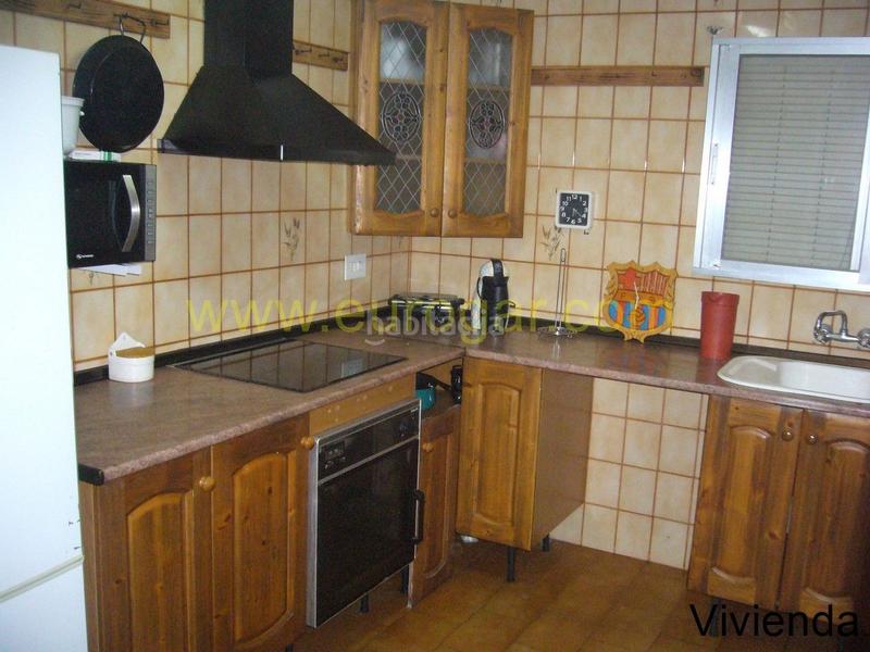 Foto 5fa76dca-bd36-4574-a06d-cec7ec84be1d. Casa amb aparcament a Centro Chiva