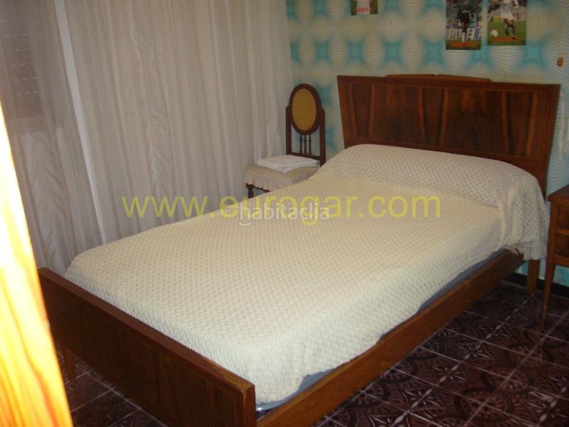 Foto 1e69c8db-9d4a-4547-8ee6-68fa018c181c. Casa  con buhardilla y local comercial céntrico 46370 en Chiva