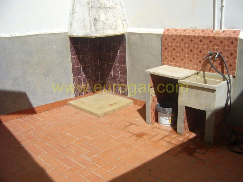 Foto 32b1e1a9-9b3c-4c83-acfc-7289d2862065. Casa  con buhardilla y local comercial céntrico 46370 en Chiva