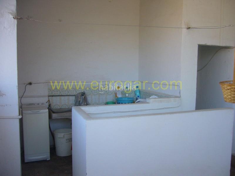 Foto 3aa773fb-c6e5-4374-b32b-45fd3d4d5946. Casa  con buhardilla y local comercial céntrico 46370 en Chiva